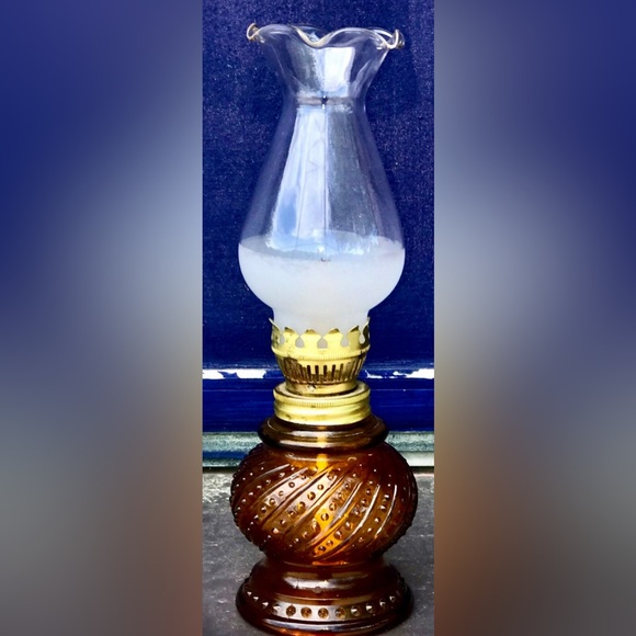 Vintage Mid Century Hobnail Studded Amber Glass Kerosene Lantern Oil Lamp - Picture 10 of 10